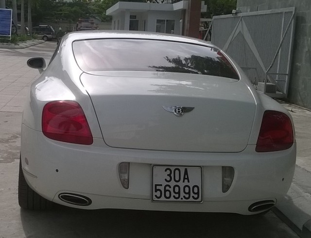 Đà Nẵng: Tạm giữ “siêu xe” Bentley nghi nhập lậu - 2