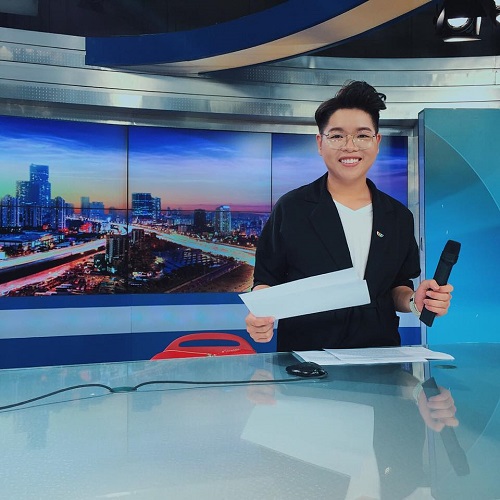 Đức Phúc khiến khán giả "cười ngất" khi làm BTV Thời sự - 1