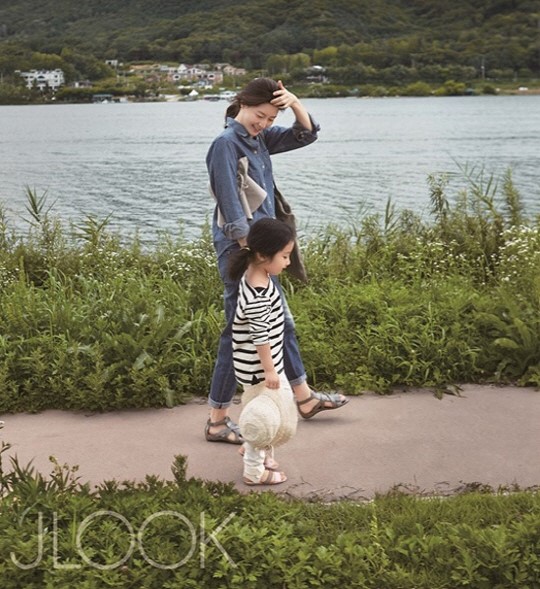 Tiết lộ về biệt thự thảo viên 54 tỷ của Lee Young Ae - 7