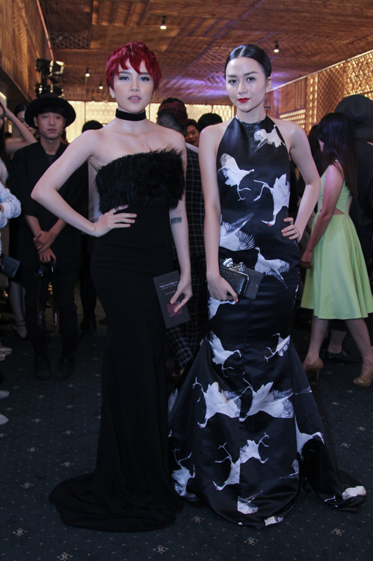 Sơn Tùng phủ đồ hiệu từ đầu đến chân xem thời trang - 8