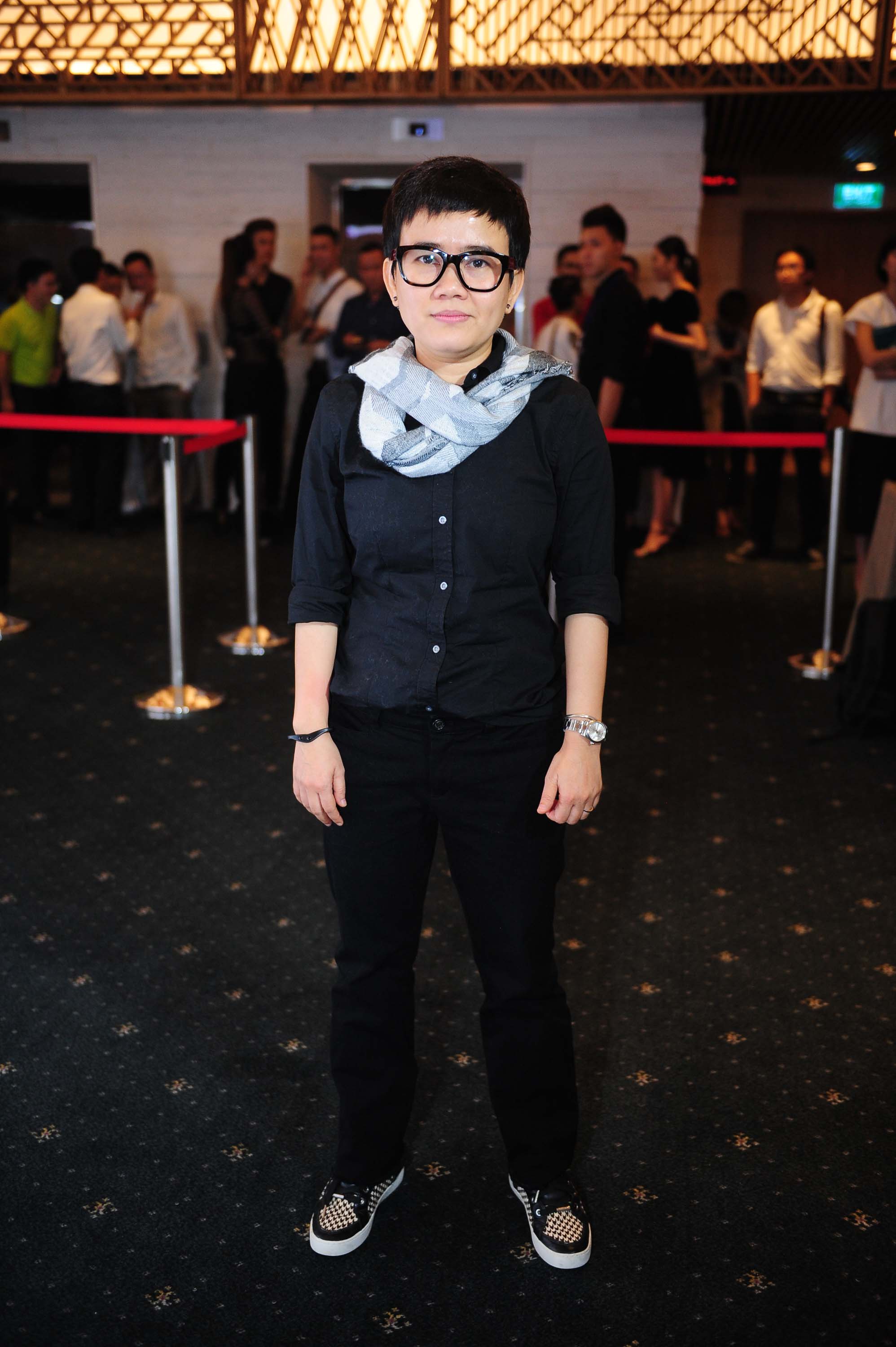 Sơn Tùng phủ đồ hiệu từ đầu đến chân xem thời trang - 6