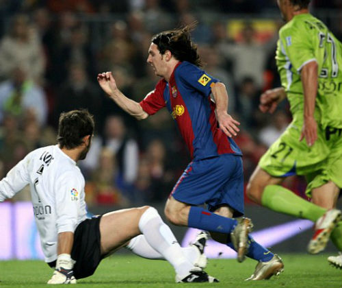 Thập đại siêu phẩm của Messi sau 10 năm khoác áo Barca - 1