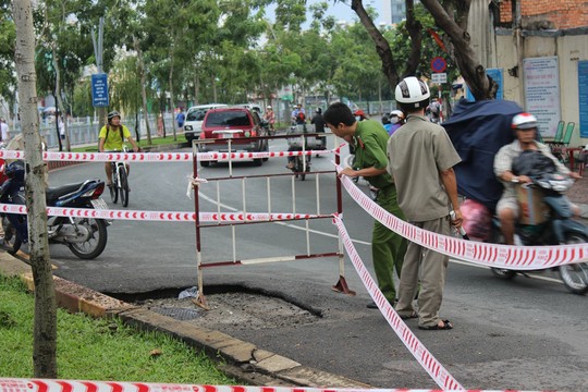 TPHCM: Truy “thủ phạm” gây nổ hố ga - 1