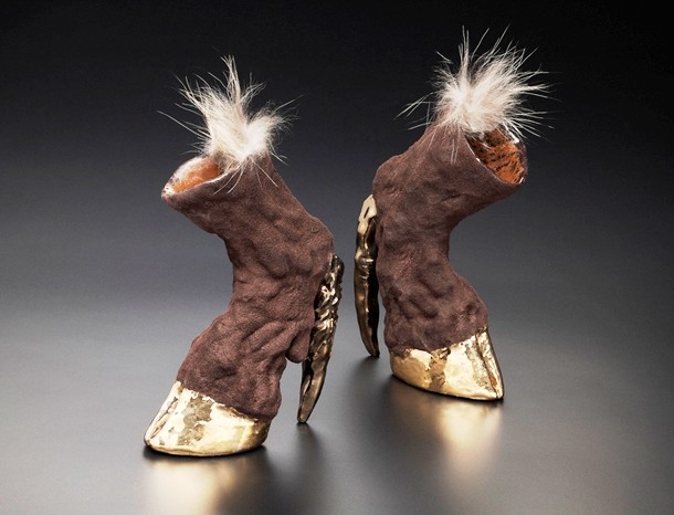 Những đôi giày cao gót "bá đạo" nhất thế giới - 3