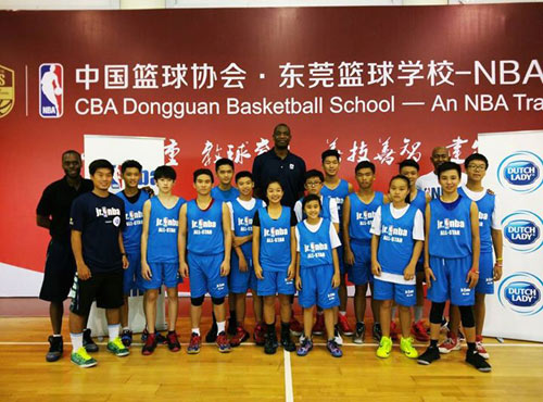 14 học sinh Việt gặp gỡ huyền thoại bóng rổ thế giới - 1