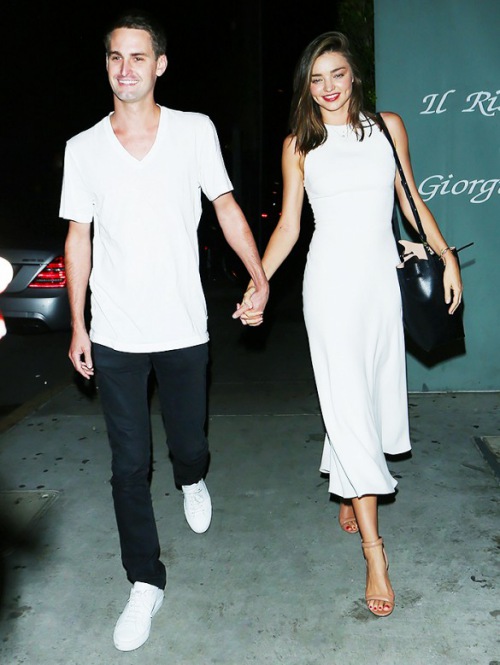 "Bóc giá" trang phục đầu thu của sao thế giới - 3