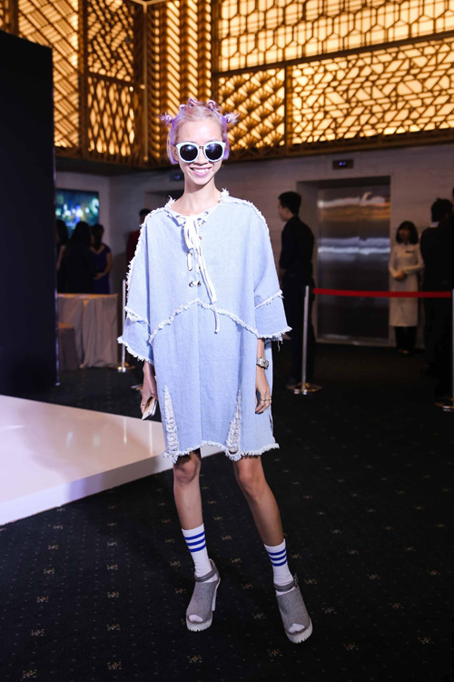 Ca sĩ Phương Linh gây thổn thức với yếm đào hờ hững - 13