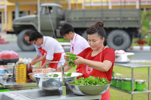 Thí sinh &#34;Vua đầu bếp&#34; sững sờ khi bị loại - 5