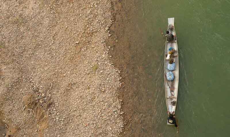 Biến vỏ bom thành vật dụng độc đáo ở Lào - 11