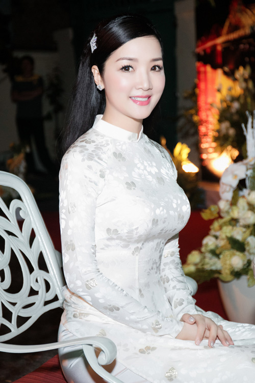 Giáng My mở tiệc tại nhà riêng mừng ngày 20.10 - 2