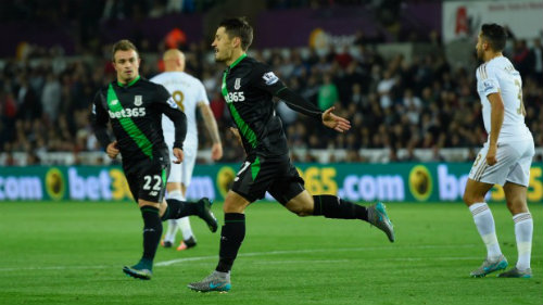 Tin HOT tối 20/10: CR7 vượt Neymar trên Instagram - 3