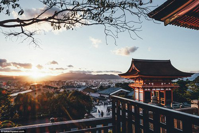 Chùa Kiyomizu-dera là một hạng mục của Di sản văn hóa cố đô Kyoto, được UNESCO công nhận là di sản văn hóa thế giới vào năm 1994.
