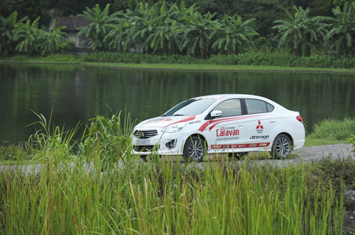 Chùm ảnh đẹp: 2000km xuyên Việt cùng Mitsubishi Caravan 2015 - 2