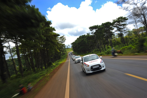 Chùm ảnh đẹp: 2000km xuyên Việt cùng Mitsubishi Caravan 2015 - 8