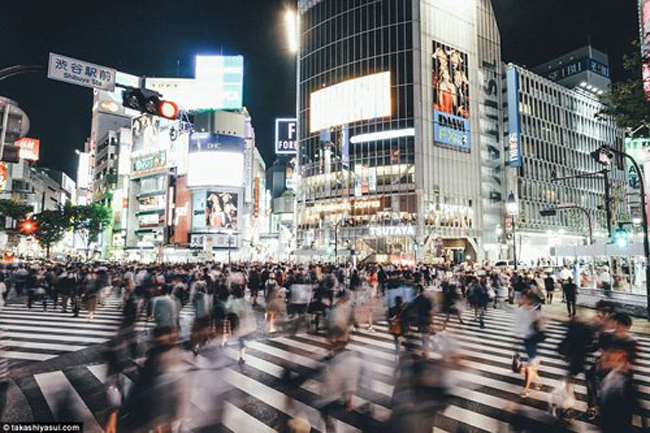 Shibuya là một khu vực đông đúc và sầm uất tại Tokyo, với số dân ước tính 208.371 người.
