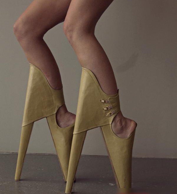 12 đôi giày "có một không hai" trên thế giới - 15