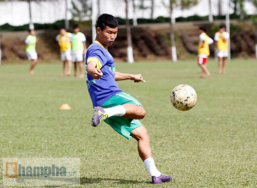 Khai mạc giải U21-Cup Clear Men: “Nóng” từ trận đầu - 1