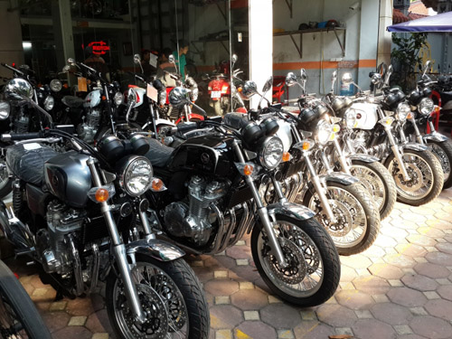 Hàng “độc” Honda CB1100 EX 2015 ồ ạt vào Việt Nam - 1