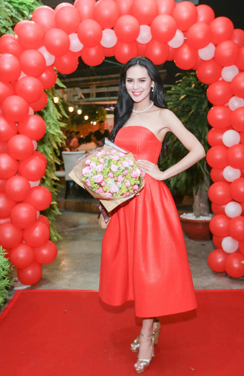 Dàn thí sinh Hoa hậu Hoàn vũ xinh đẹp ngày hội ngộ - 6