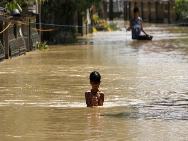 Thảm cảnh sau siêu bão làm 54 người chết ở Philippines - 1