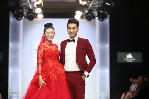 Diễm Hương tự tin làm vedette trên sàn catwalk - 11