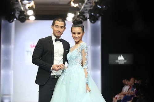 Diễm Hương tự tin làm vedette trên sàn catwalk - 14