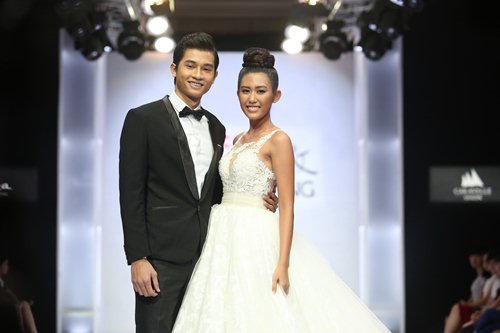 Diễm Hương tự tin làm vedette trên sàn catwalk - 15