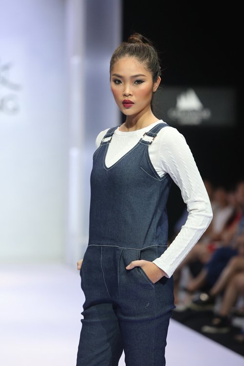 Diễm Hương tự tin làm vedette trên sàn catwalk - 7