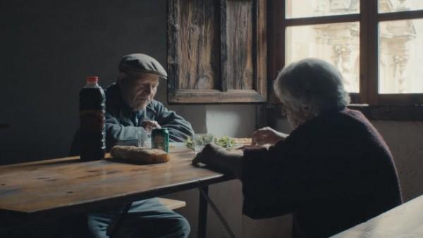 Vợ chồng già Tây Ban Nha sống đơn độc trong ngôi làng bỏ hoang 45 năm - 1
