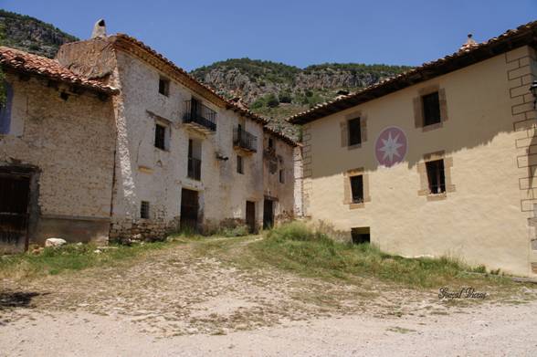 Vợ chồng già Tây Ban Nha sống đơn độc trong ngôi làng bỏ hoang 45 năm - 3