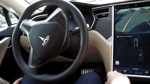 Những tính năng độc đáo của công nghệ xe tự lái Tesla - 1