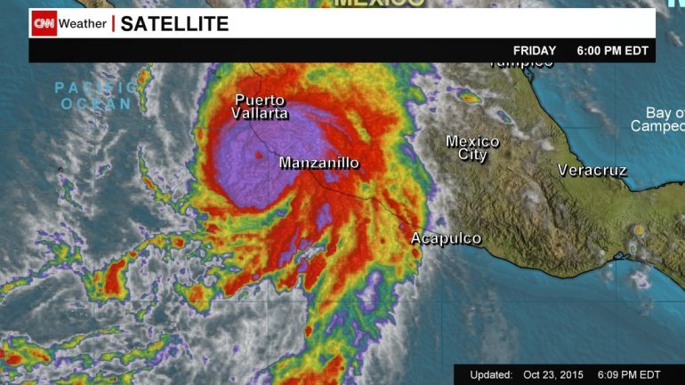 Siêu bão mạnh "như vụ nổ hạt nhân" càn quét Mexico - 1
