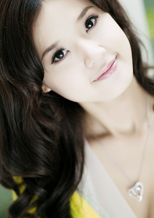 Chỗ dựa vững chắc của Midu sau scandal - 3