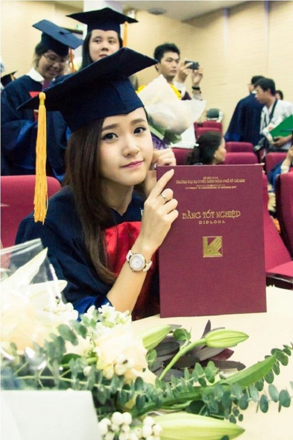 Chỗ dựa vững chắc của Midu sau scandal - 2