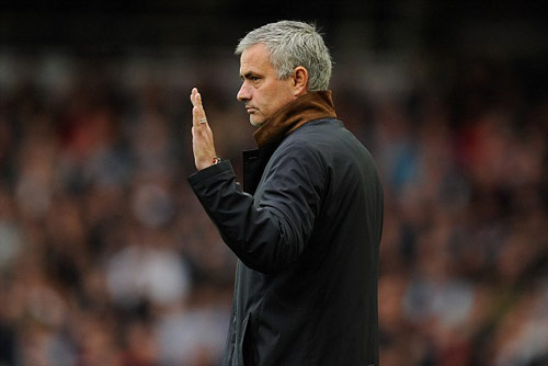 Lộ lý do Mourinho bị đuổi, Chelsea sẽ bị phạt nặng - 1