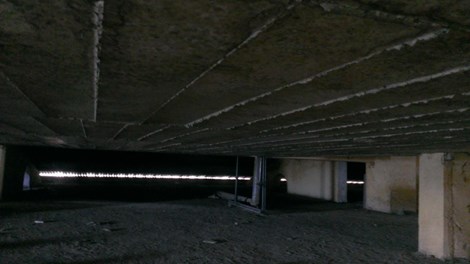 Hà Nội: Đi thang máy... phải bò - 7