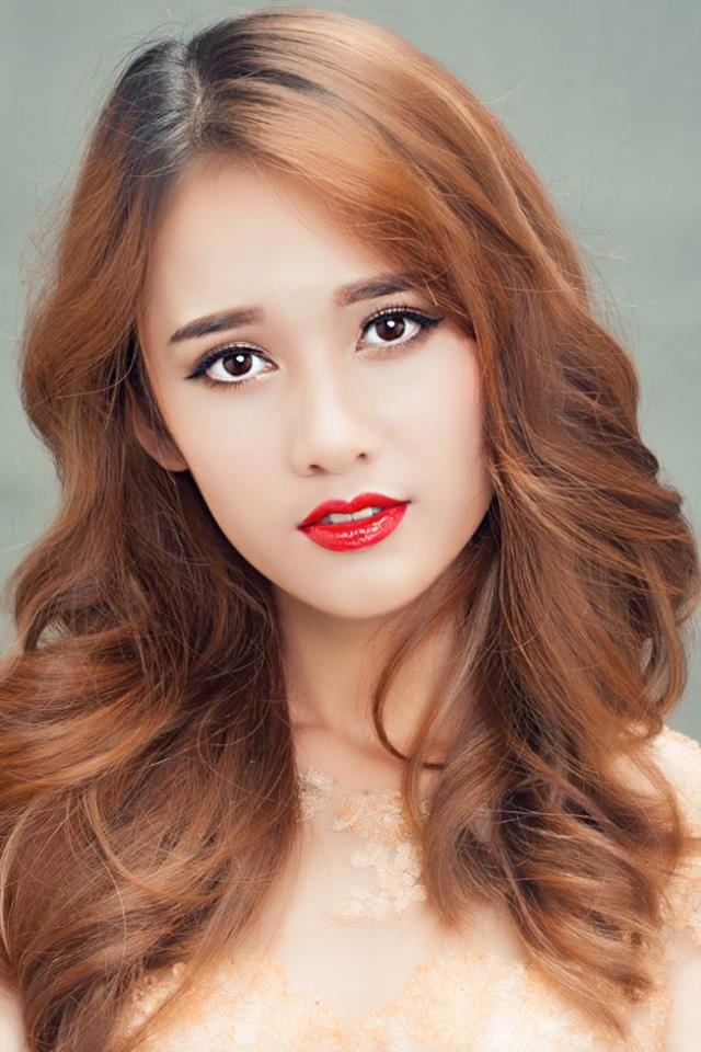 Trang điểm nồng nàn, nổi bật như hoa hậu Phạm Hương - 4