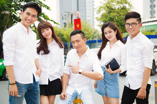 Trấn Thành tự tin với sắc trắng mọi lúc mọi nơi - 2