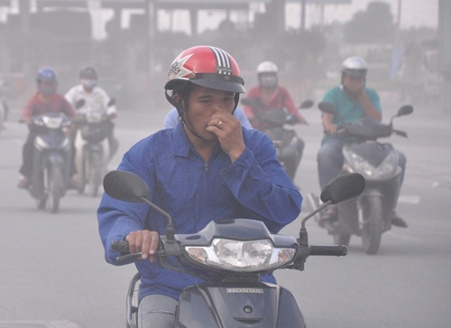 “Bão” bụi khiến người Sài Gòn khốn khổ - 7