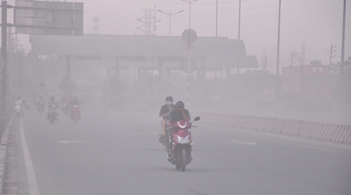 “Bão” bụi khiến người Sài Gòn khốn khổ - 10