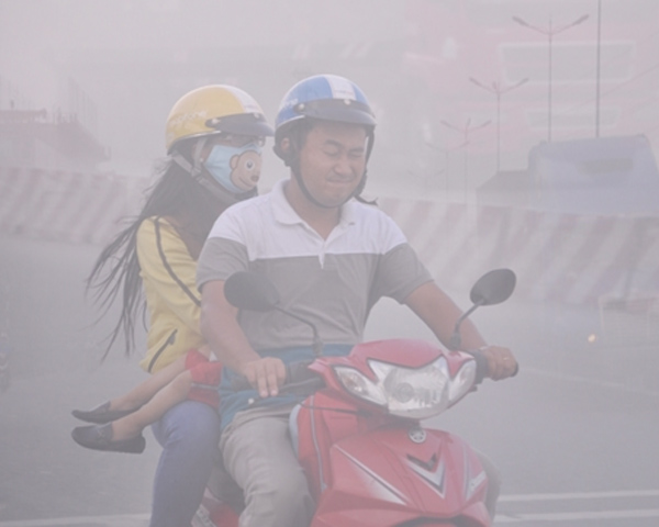 “Bão” bụi khiến người Sài Gòn khốn khổ - 5