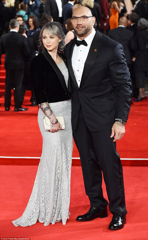 Lễ ra mắt "007" hoành tráng như tiệc hoàng gia - 2