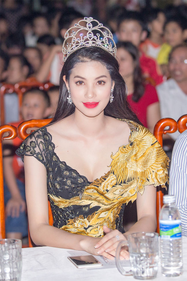 Hoa hậu Hoàn vũ Việt Nam 2015 Phạm Hương sẽ dự thi Hoa hậu Hoàn vũ dự kiến sẽ được tổ chức vào tháng 1 tại Thượng Hải, Trung Quốc. 