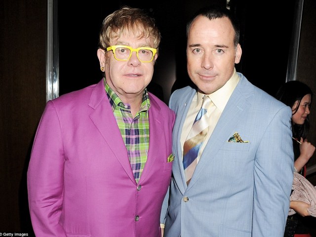 Elton John mua biệt thự khủng với giá hời - 1