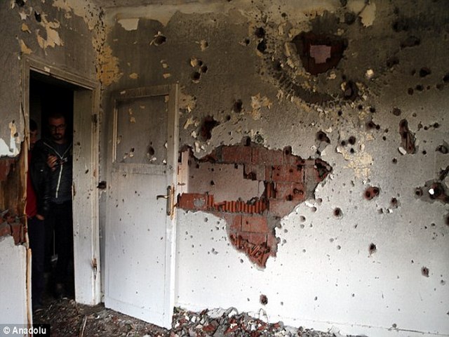 Phát hiện mặt nạ sắt IS dùng để tránh mảnh bom - 3