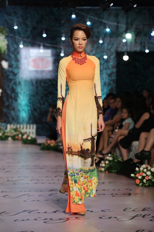 Trương Thị May diện váy cưới phủ pha lê 1.300USD - 4