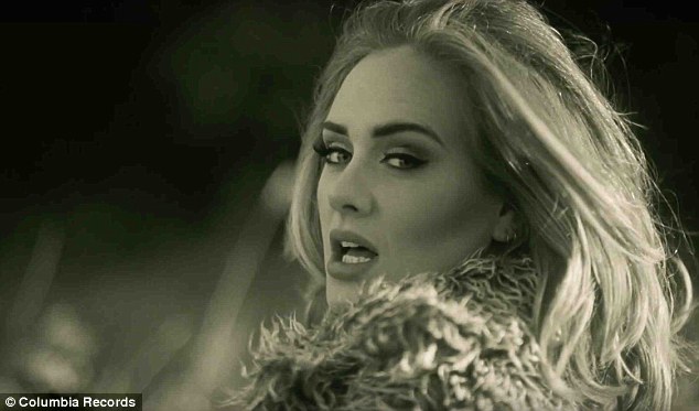 The song 'Hello'  Adele's song is increasingly 'feverish'  - 3