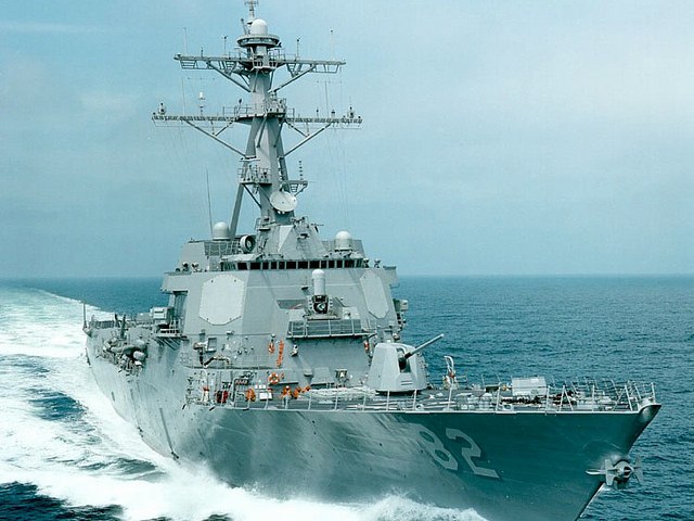 Mỹ điều tàu chiến tới biển Đông: Báo TQ kêu gọi "bình tĩnh" - 1