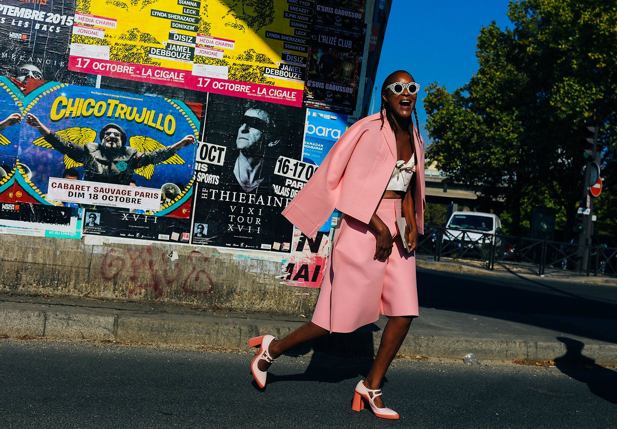 Những bộ cánh "ngắm là ghiền" trên phố Paris - 5