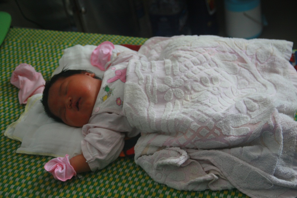 Quảng Nam: Hy hữu, trẻ sơ sinh nặng 5,2kg - 1